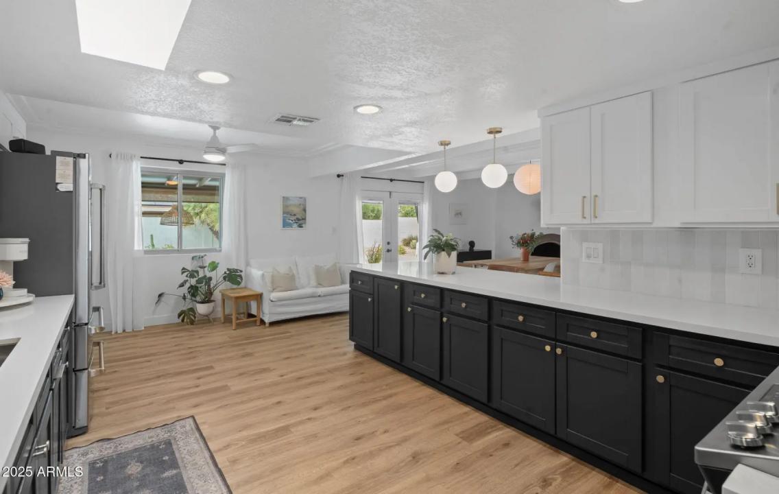 Real Estate Picture 16