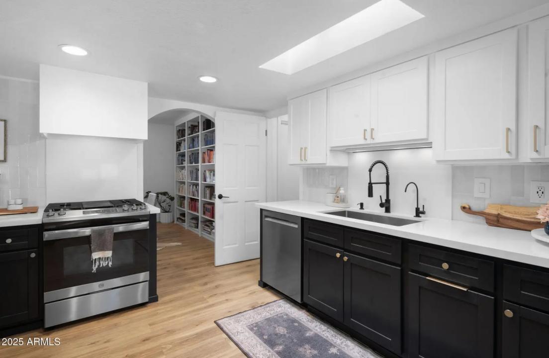 Real Estate Picture 22