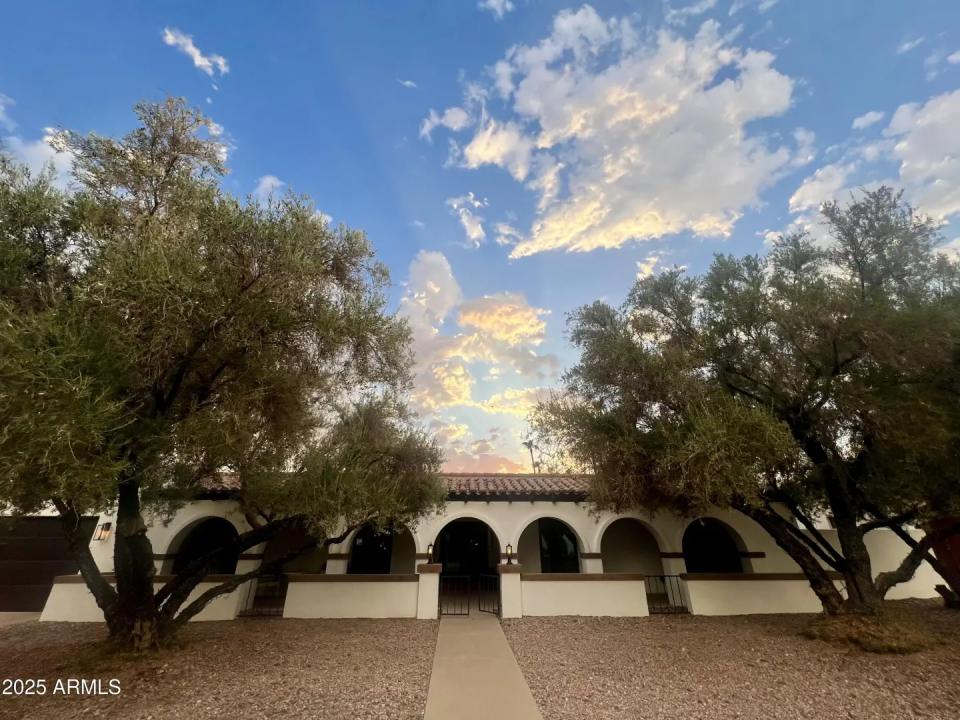 Real Estate Picture 1