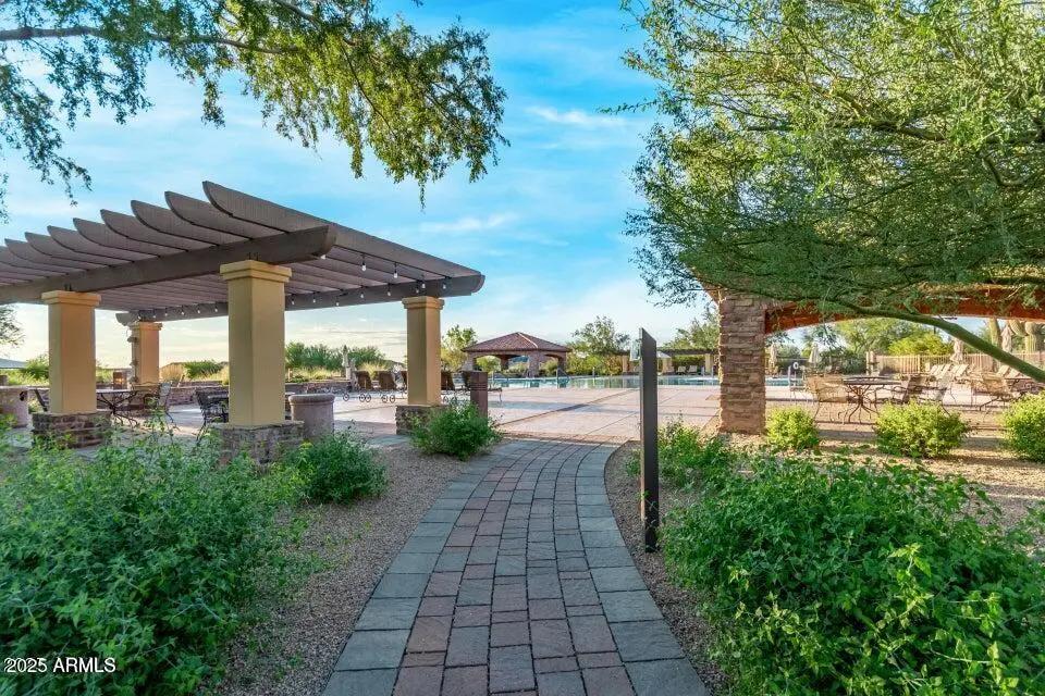 Real Estate Picture 32