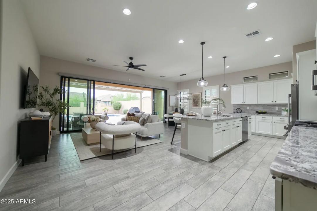 Real Estate Picture 5