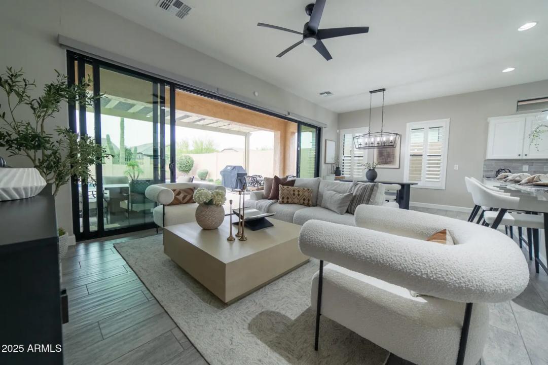 Real Estate Picture 8