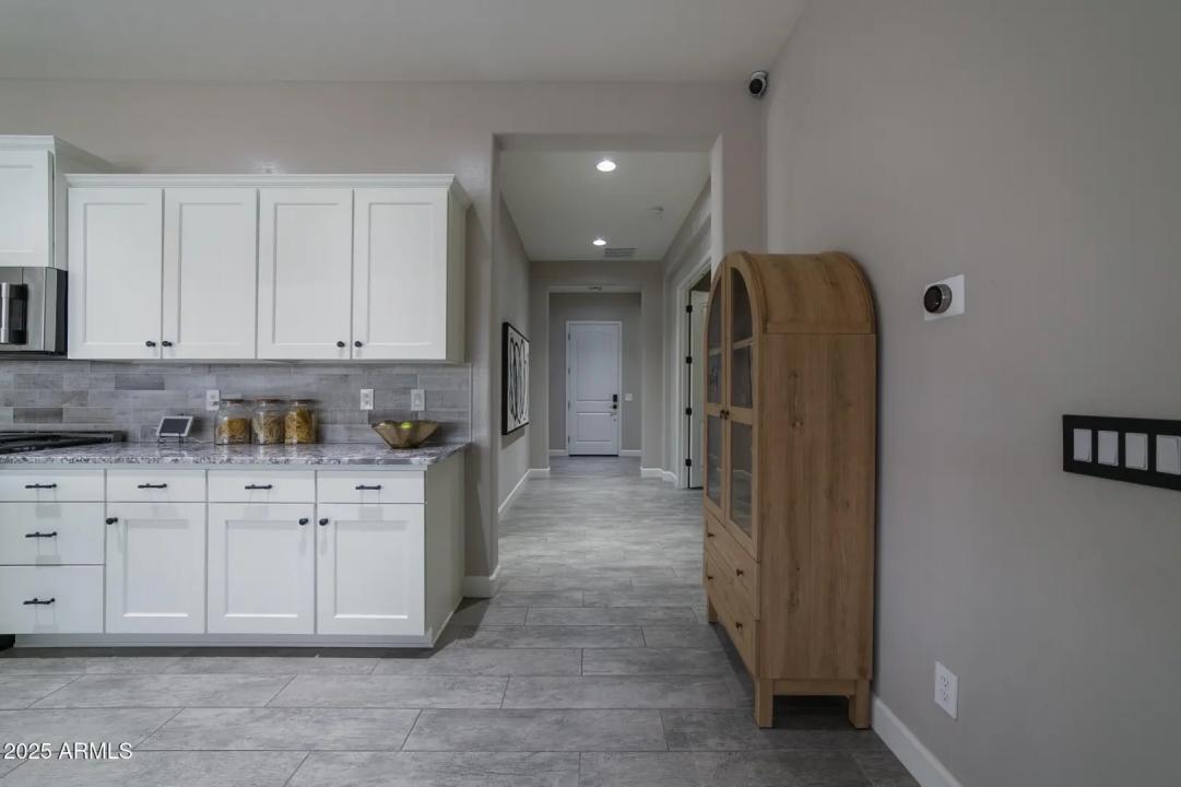 Real Estate Picture 11