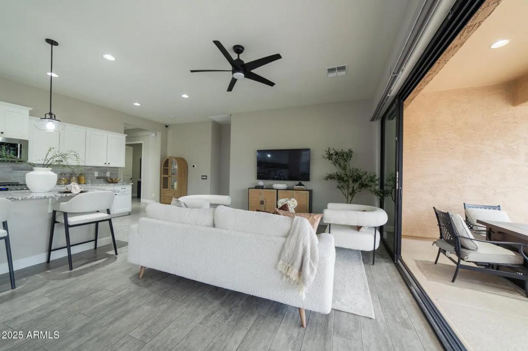 Real Estate Picture 22