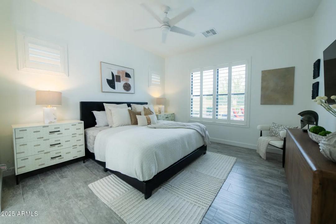 Real Estate Picture 6