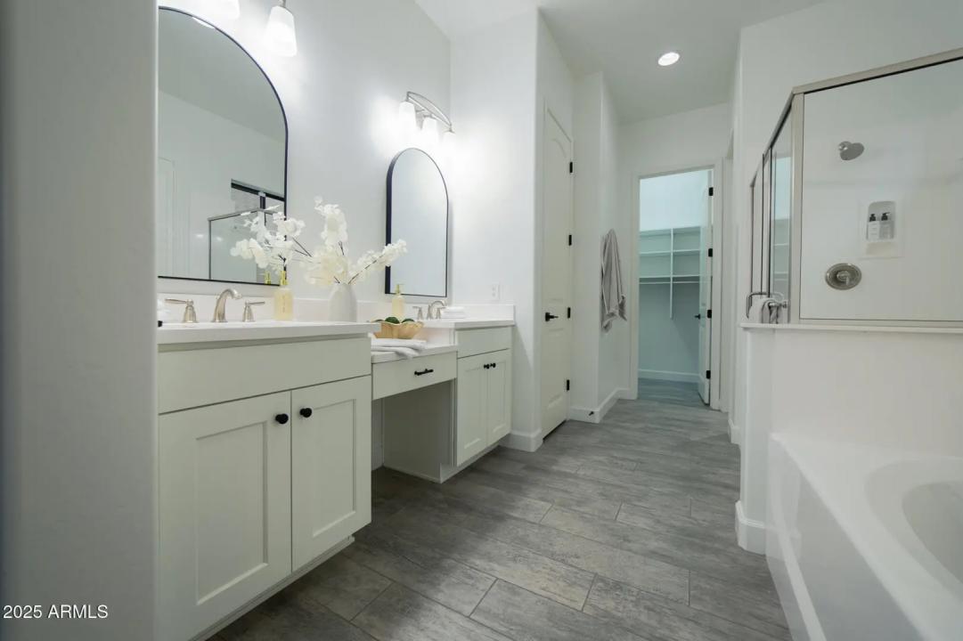 Real Estate Picture 17