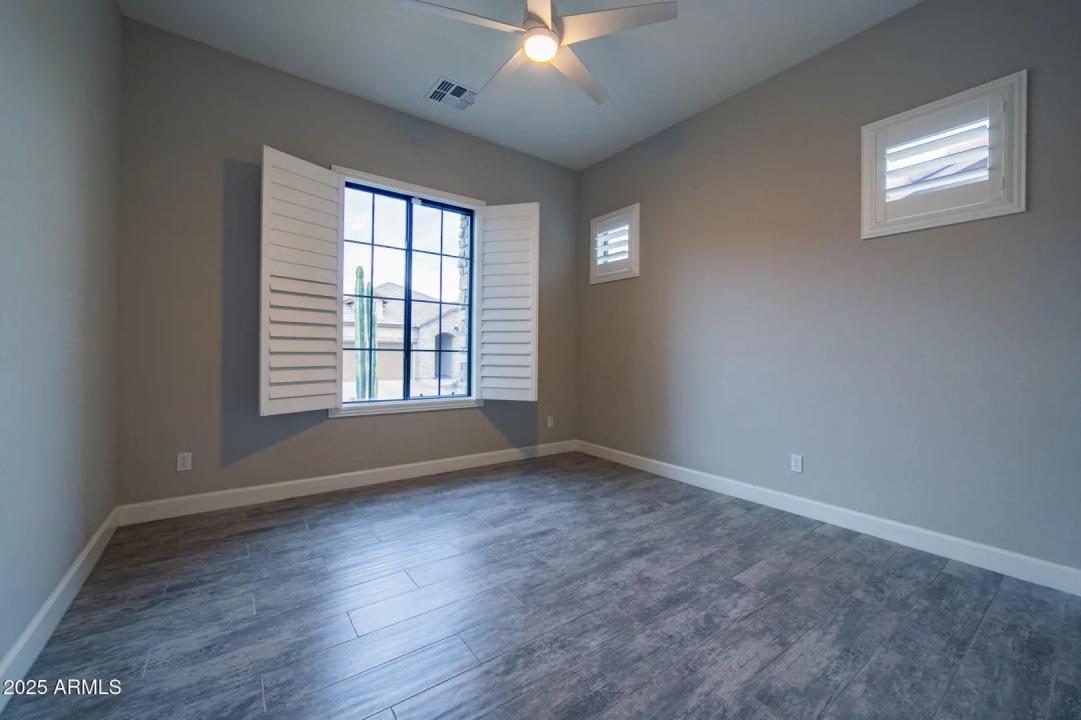 Real Estate Picture 13