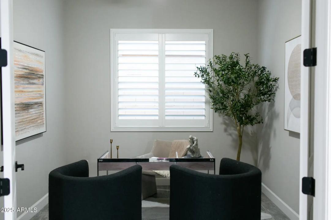 Real Estate Picture 12