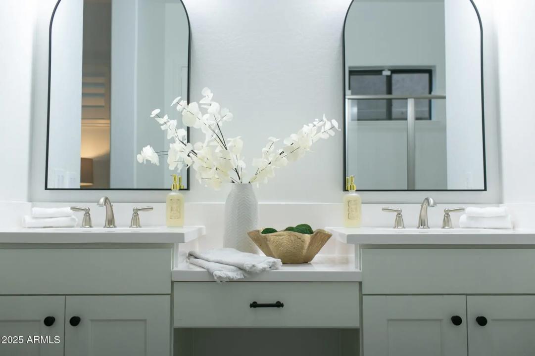 Real Estate Picture 16