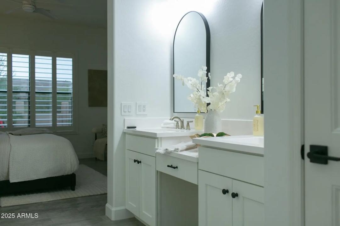 Real Estate Picture 18