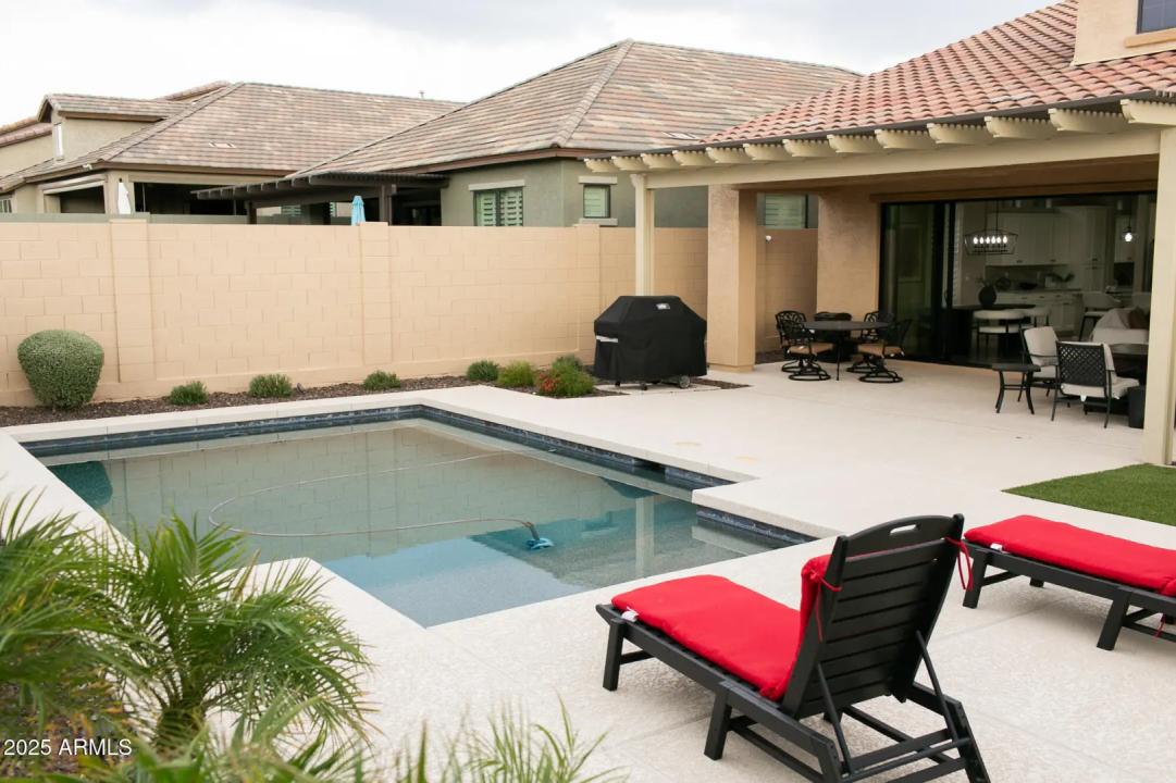 Real Estate Picture 24