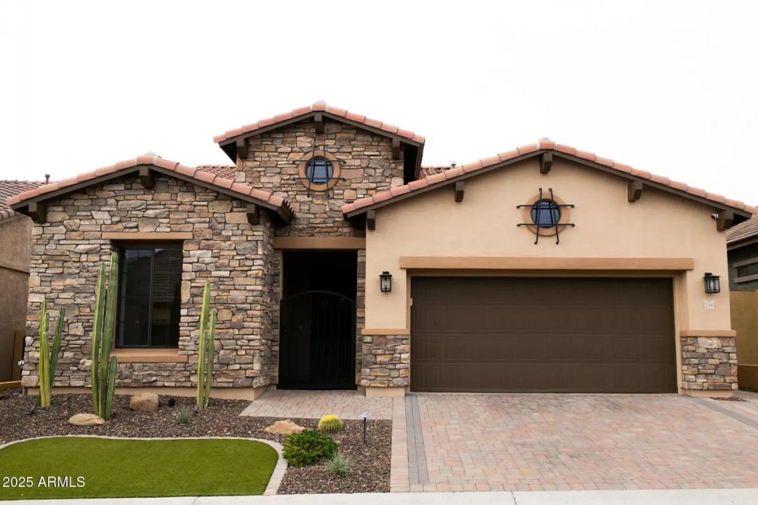 2066 N CANELO Hills Mesa AZ 85207