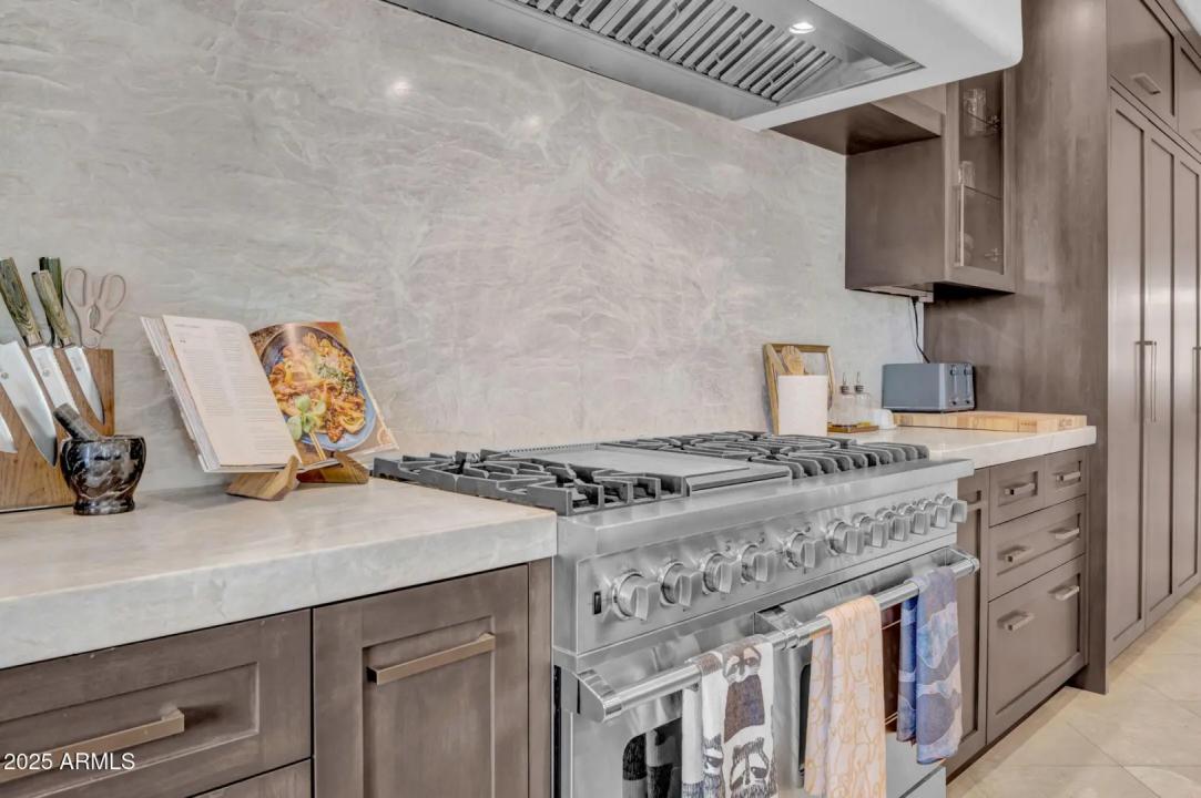 Real Estate Picture 15