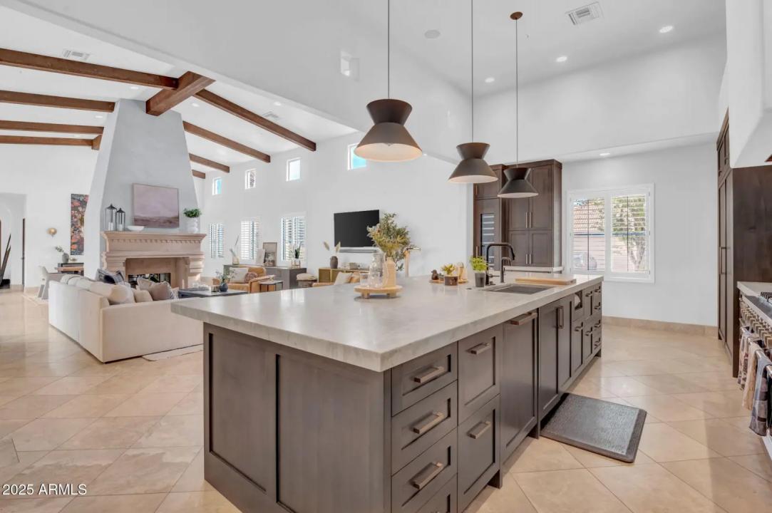 Real Estate Picture 16