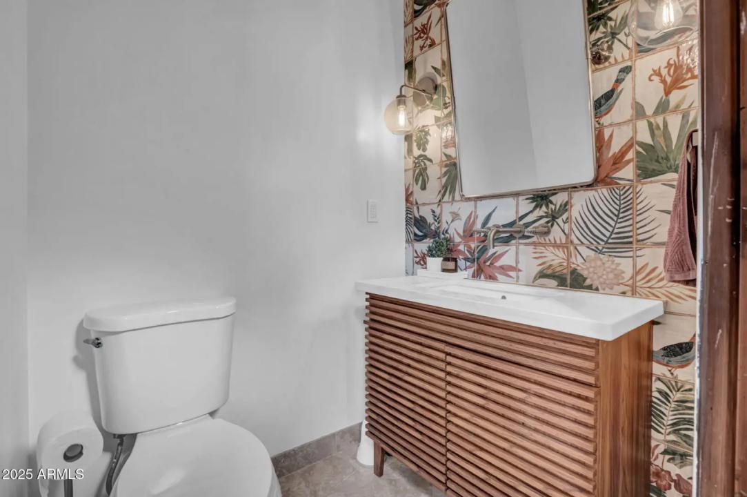 Real Estate Picture 18