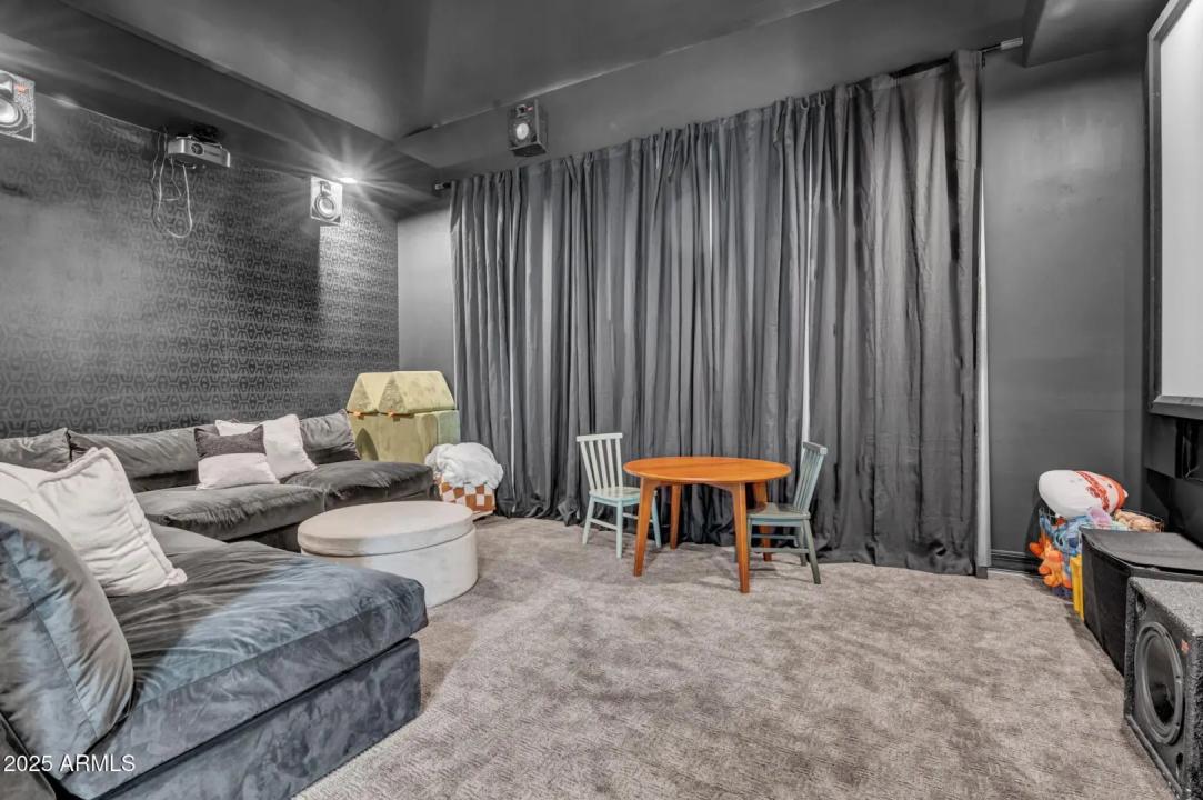 Real Estate Picture 19