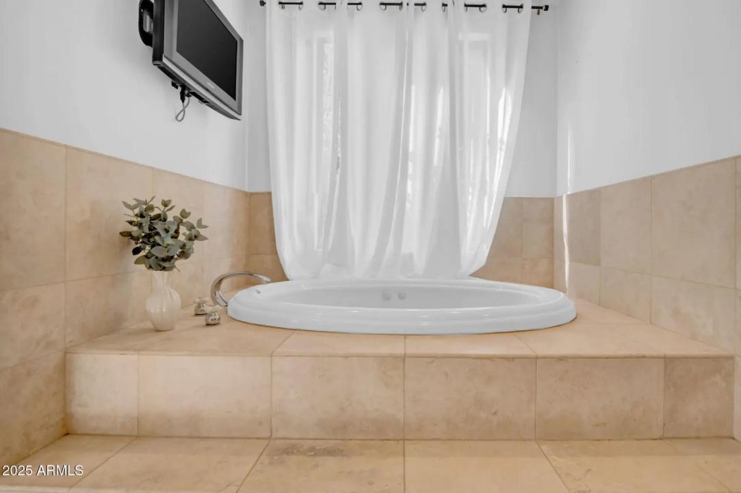 Real Estate Picture 30