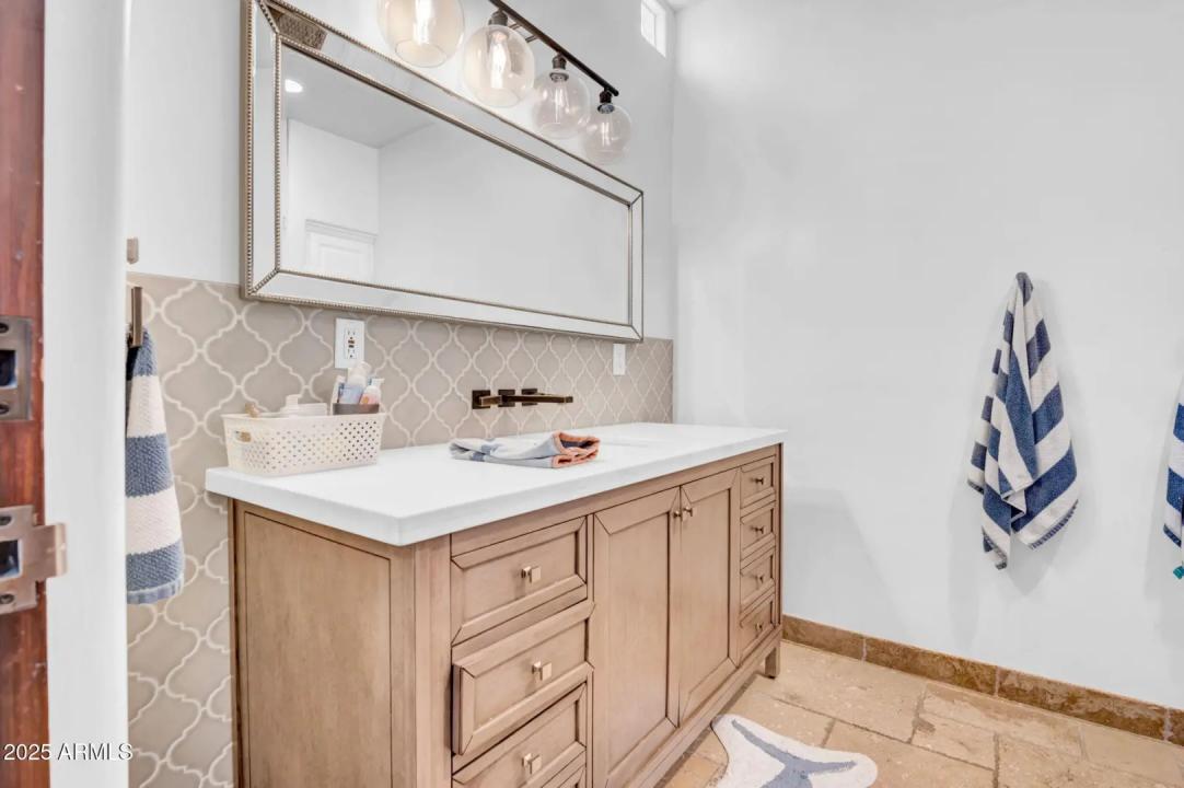 Real Estate Picture 33