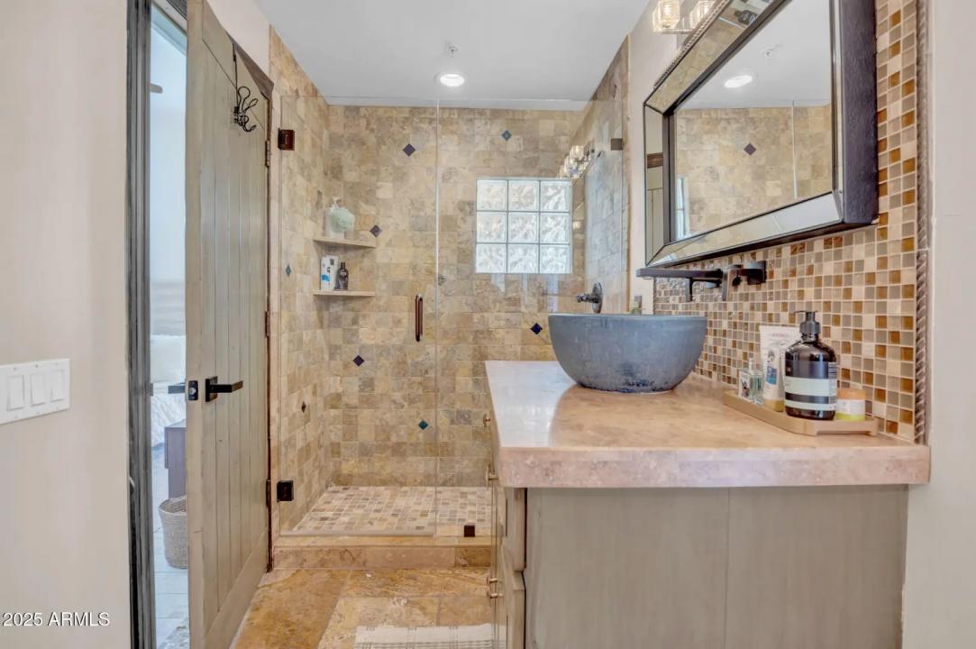 Real Estate Picture 42