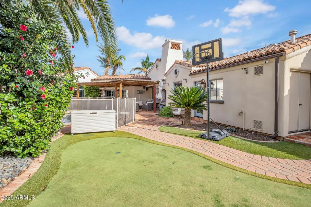 Real Estate Picture 50