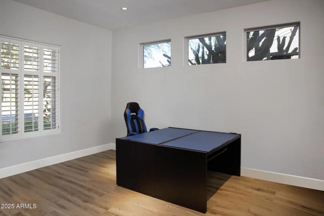 Real Estate Picture 16