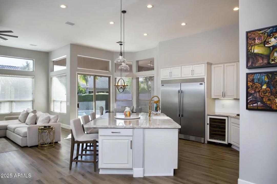 Real Estate Picture 5