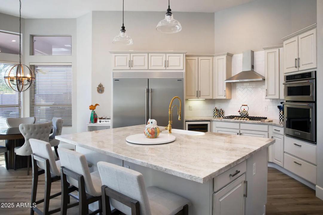 Real Estate Picture 7