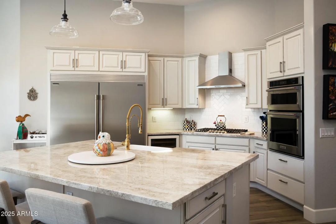 Real Estate Picture 6