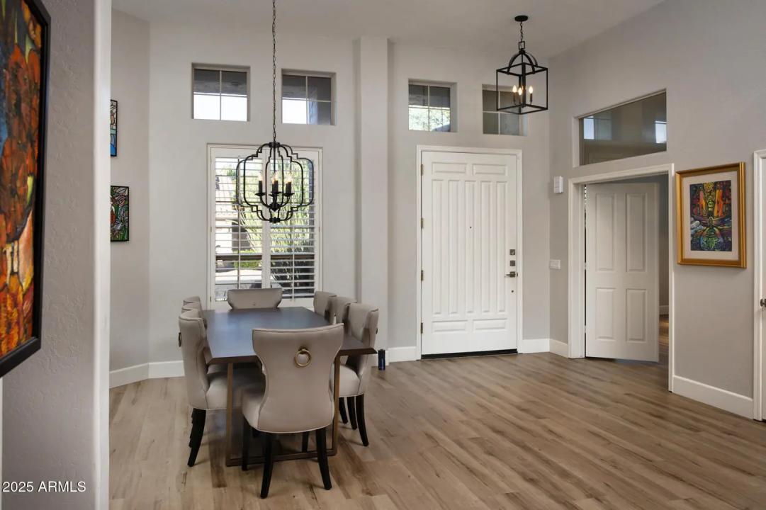 Real Estate Picture 14