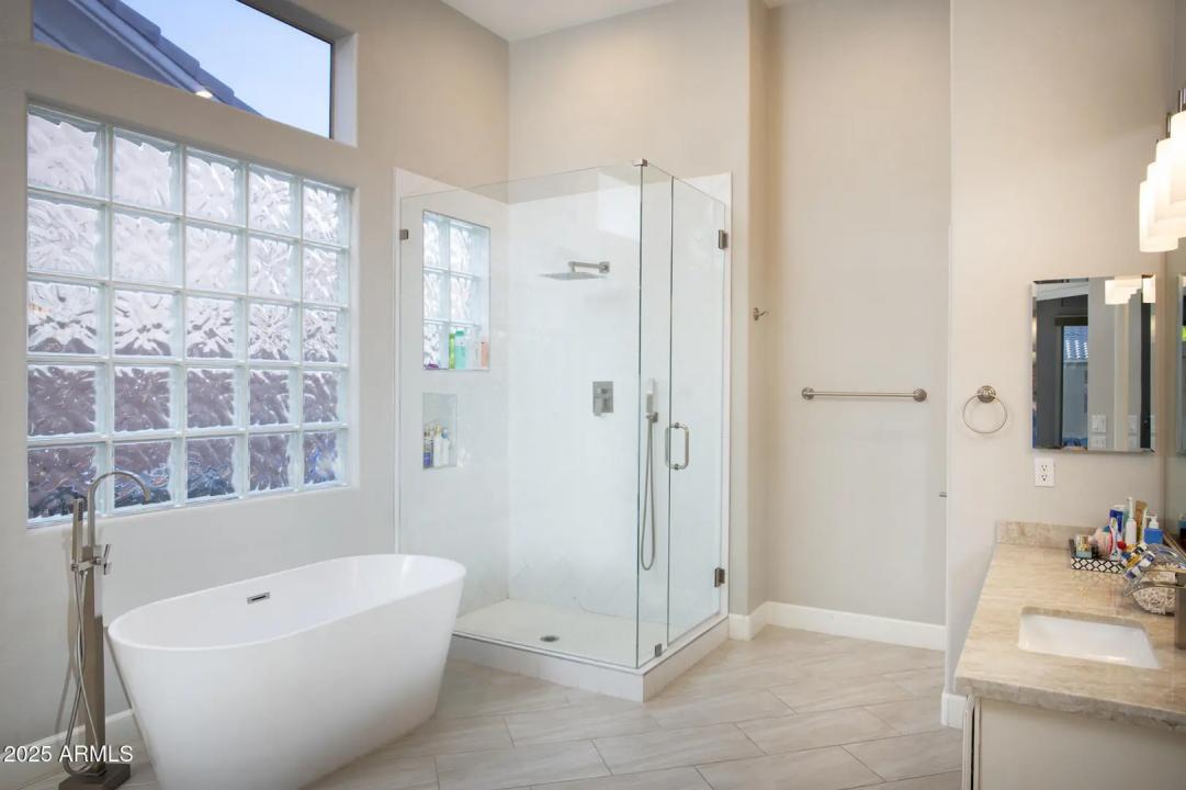 Real Estate Picture 19
