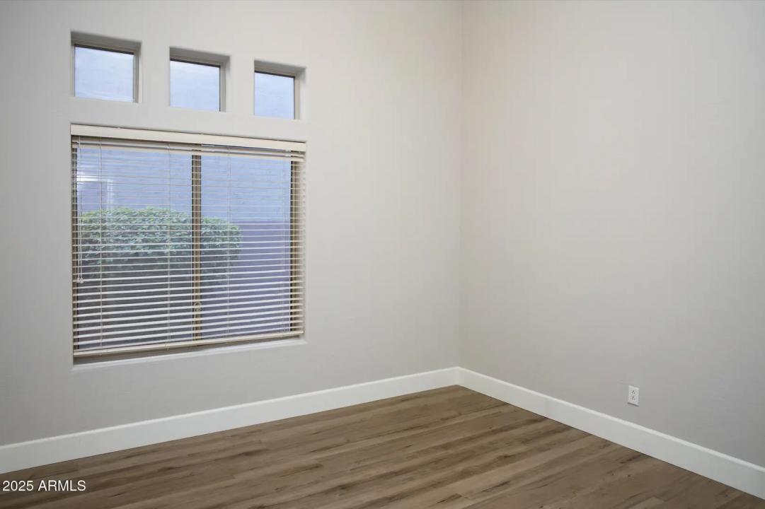 Real Estate Picture 24