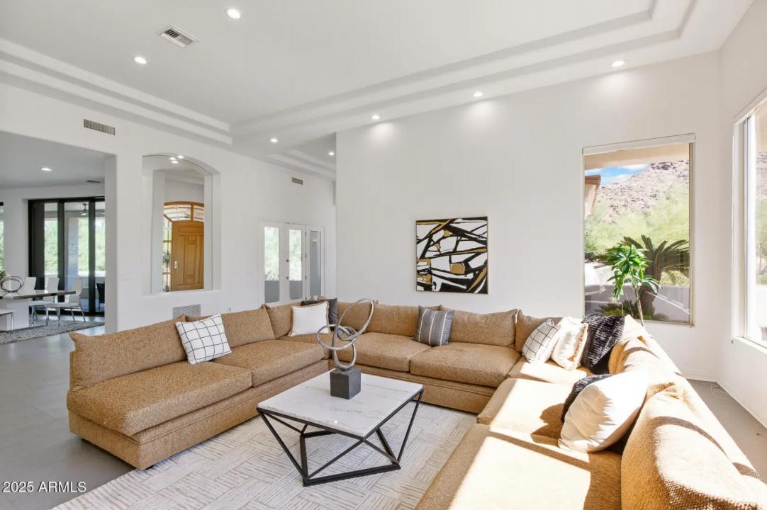 Real Estate Picture 6