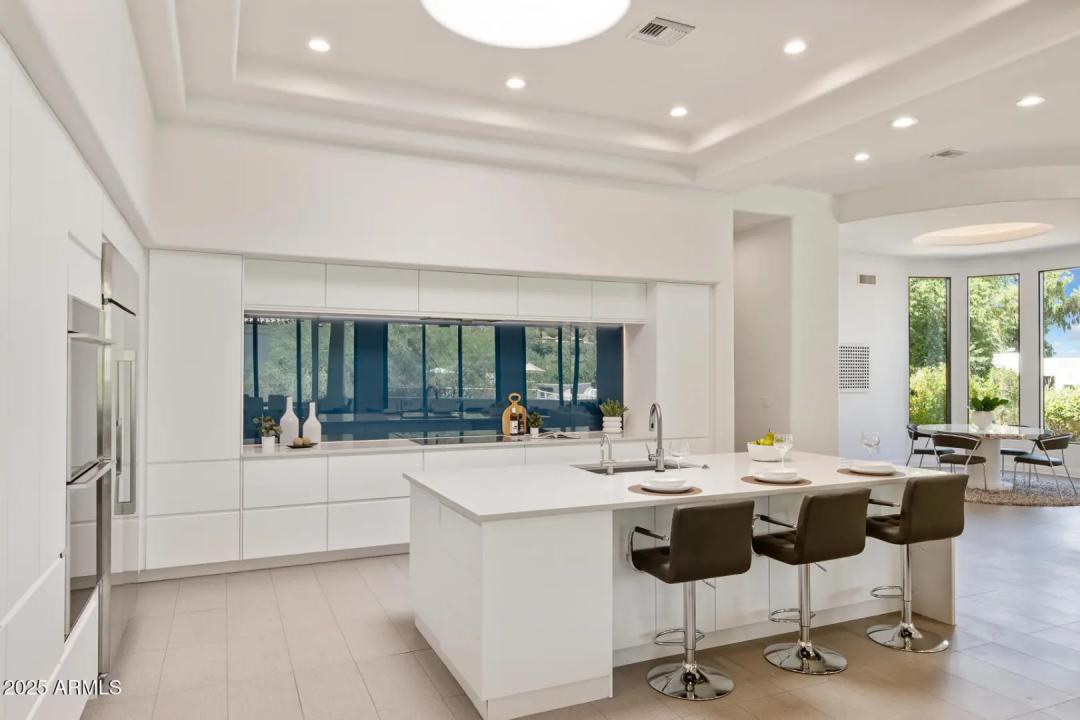 Real Estate Picture 8