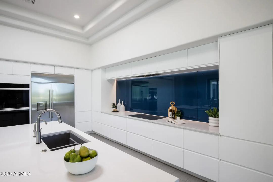 Real Estate Picture 9