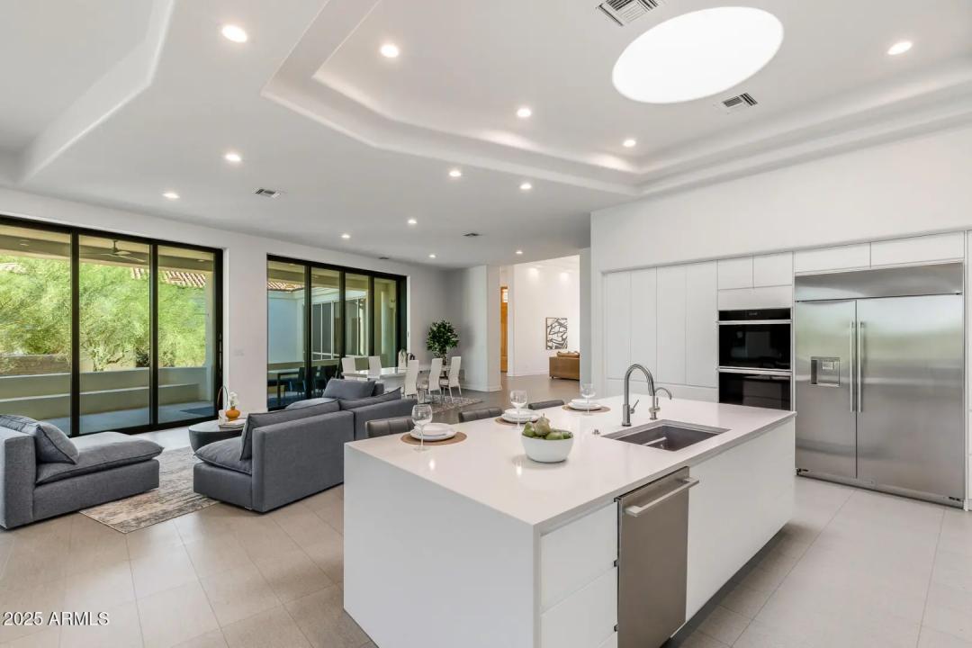 Real Estate Picture 14