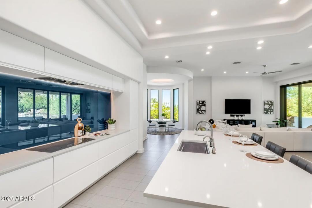 Real Estate Picture 10