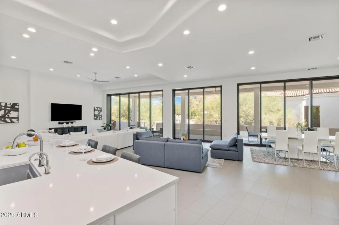 Real Estate Picture 16