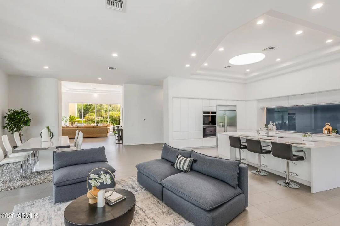 Real Estate Picture 24