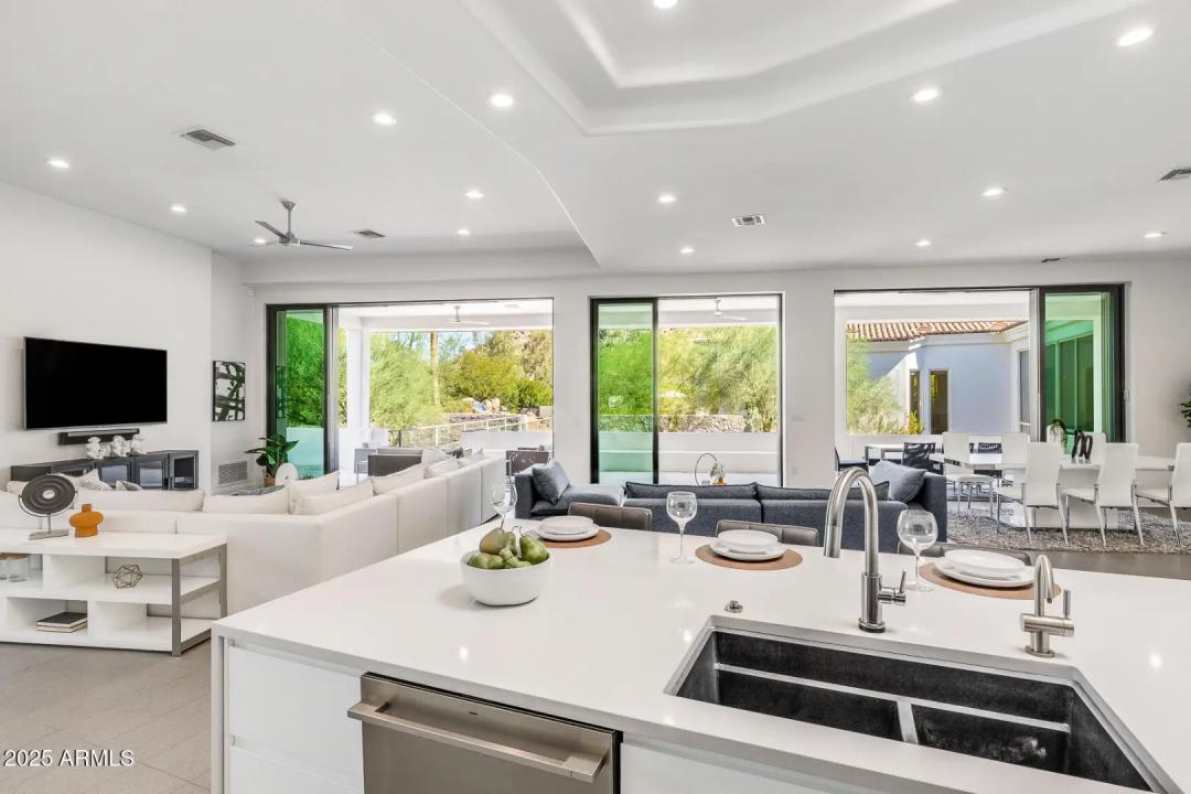 Real Estate Picture 15