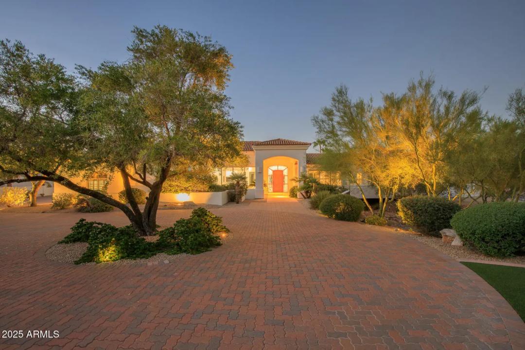 Real Estate Picture 4