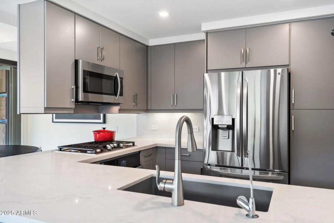 Real Estate Picture 3
