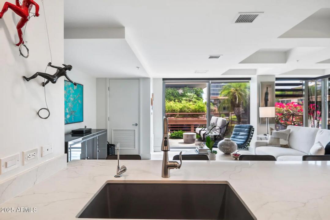 Real Estate Picture 5
