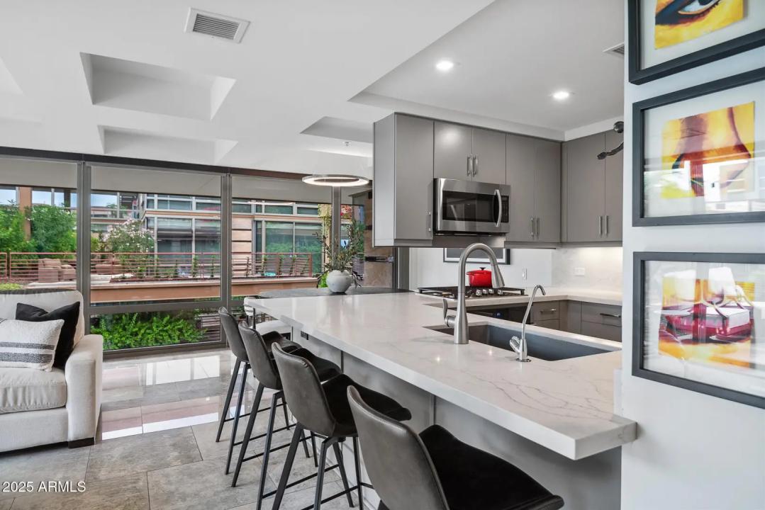 Real Estate Picture 6