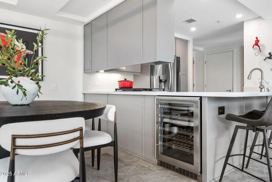Real Estate Picture 9