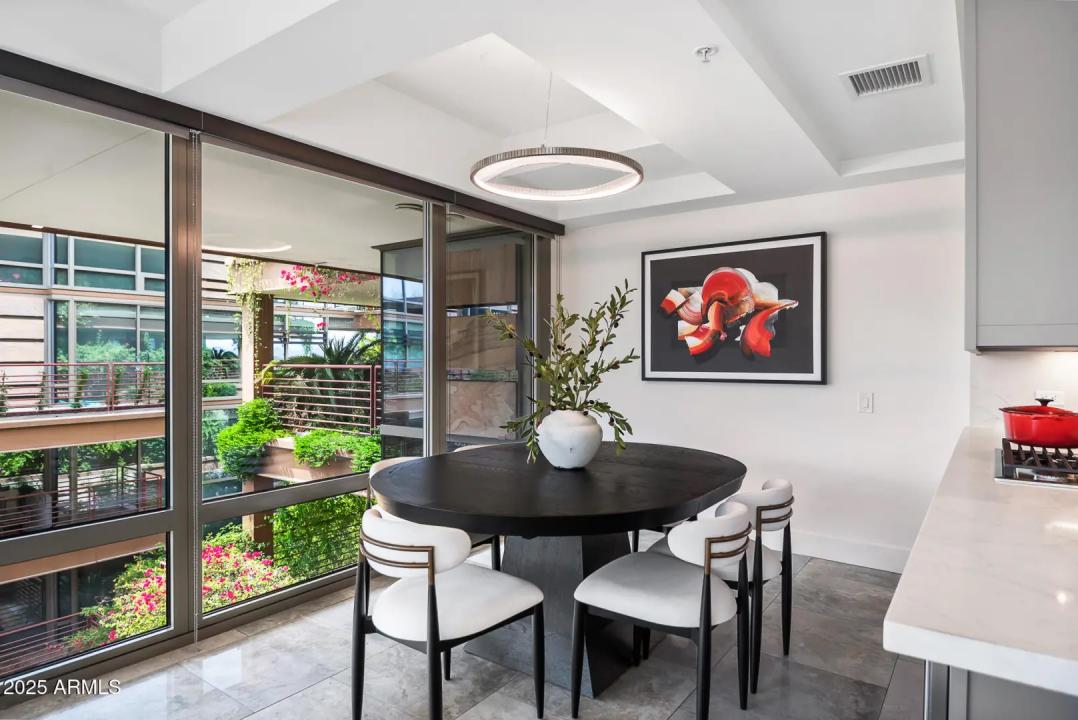 Real Estate Picture 12