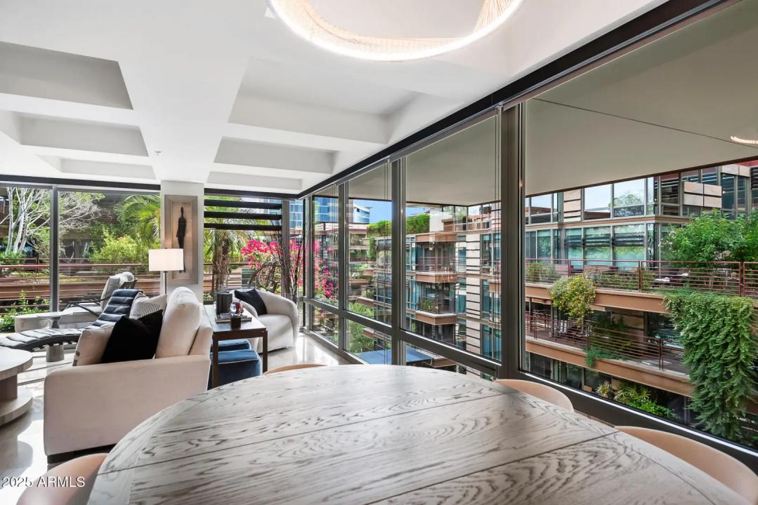Real Estate Picture 14