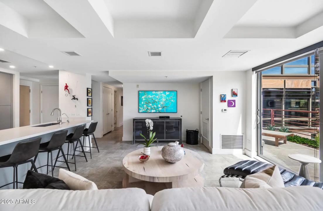 Real Estate Picture 17