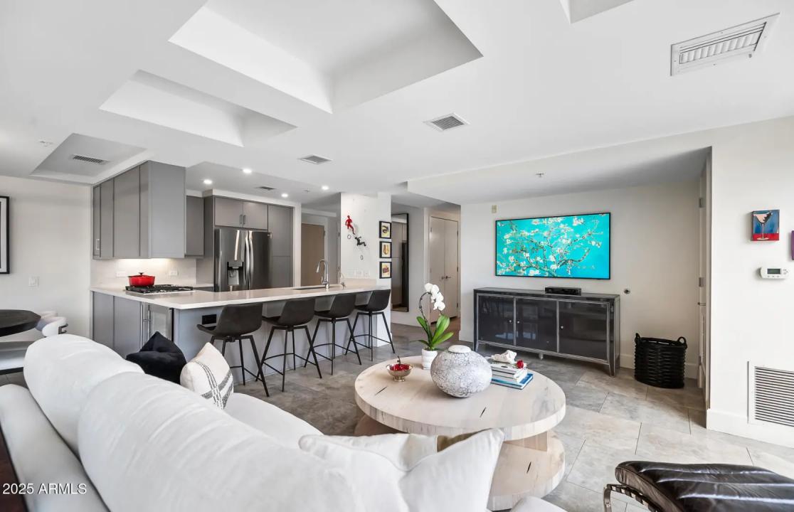 Real Estate Picture 18