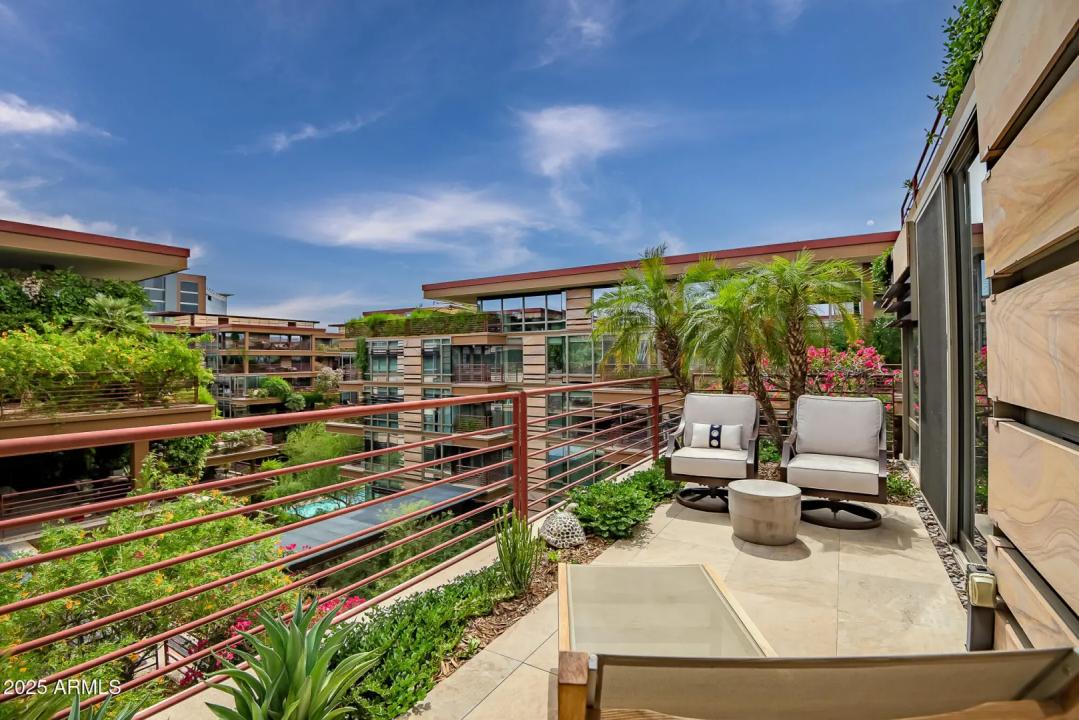 Real Estate Picture 24