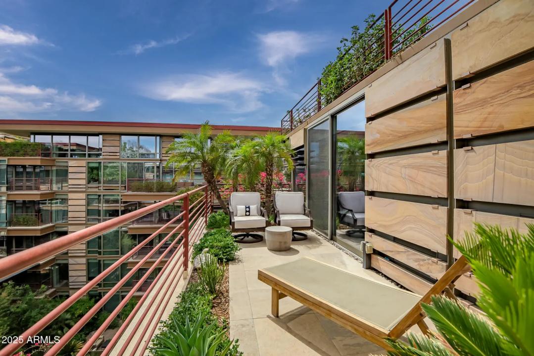 Real Estate Picture 25